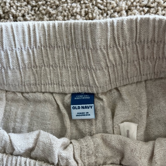 Old Navy: Salmon and khaki linen shorts - Picture 9 of 10